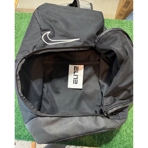 Nike Elite Hoops Black Backpack Bag Sports Gym Bubble Straps - Picture 2 of 9